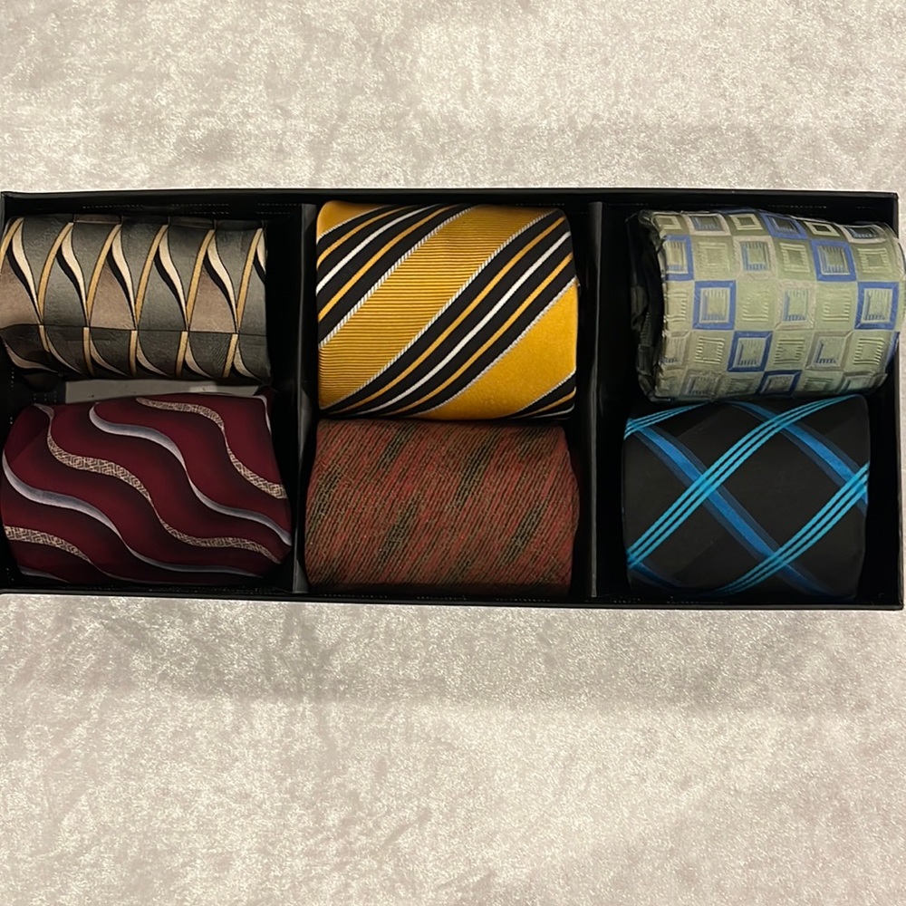 6 assorted neckties in excellent condition